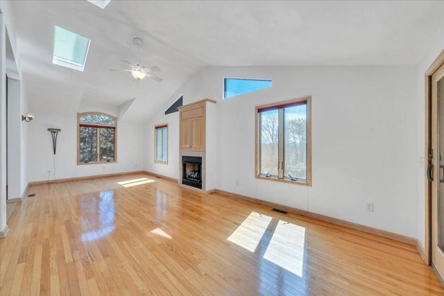 103 Twin Cove TRL, Moneta, VA 24121