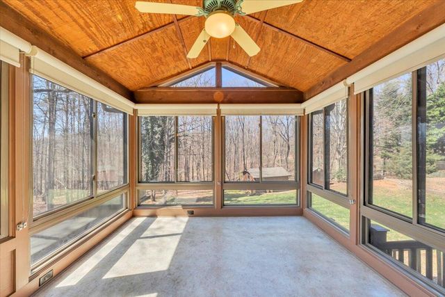 103 Twin Cove TRL, Moneta, VA 24121