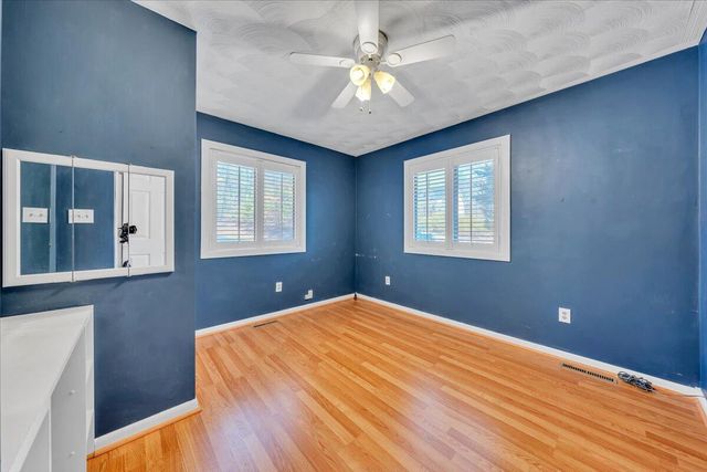 103 Twin Cove TRL, Moneta, VA 24121