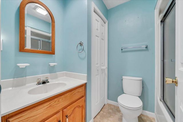 103 Twin Cove TRL, Moneta, VA 24121