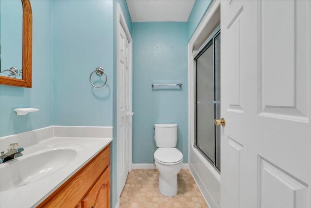 103 Twin Cove TRL, Moneta, VA 24121