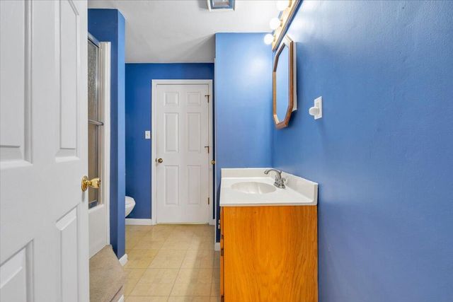 103 Twin Cove TRL, Moneta, VA 24121