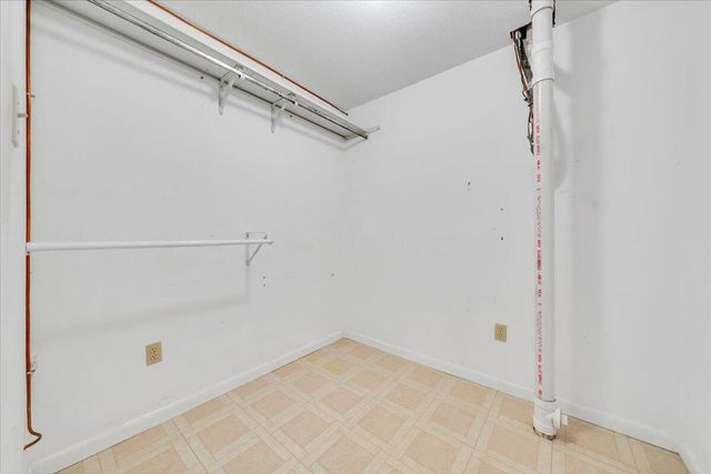 103 Twin Cove TRL, Moneta, VA 24121