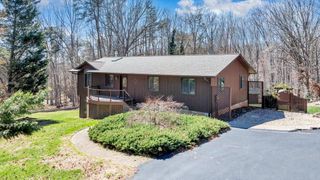 103 Twin Cove TRL, Moneta, VA 24121