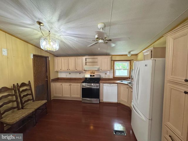 5 TARA DR, Browns Mills, NJ 08015