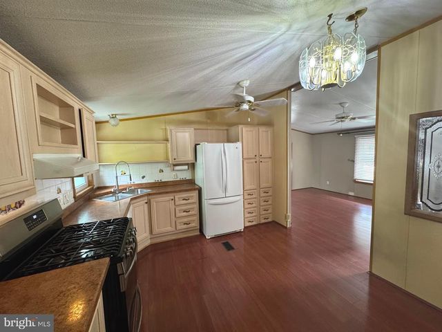 5 TARA DR, Browns Mills, NJ 08015