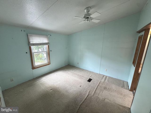 5 TARA DR, Browns Mills, NJ 08015
