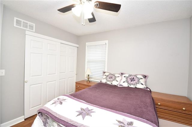 5216 N Palmer Avenue, Kansas City, MO 64119