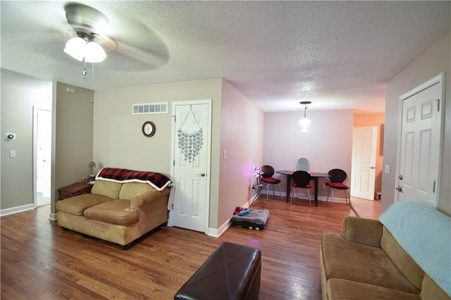 5216 N Palmer Avenue, Kansas City, MO 64119