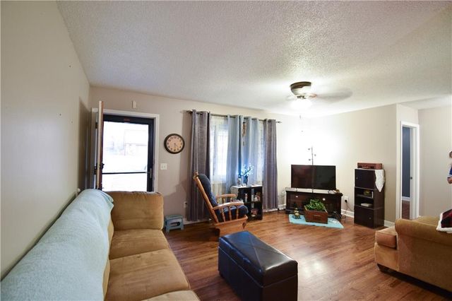 5216 N Palmer Avenue, Kansas City, MO 64119