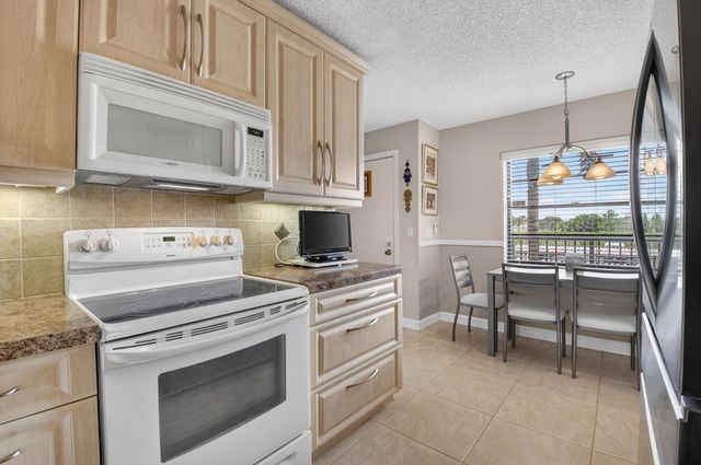 9260 SW 14th Street 2207, Boca Raton, FL 33428