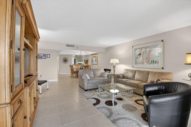 9260 SW 14th Street 2207, Boca Raton, FL 33428