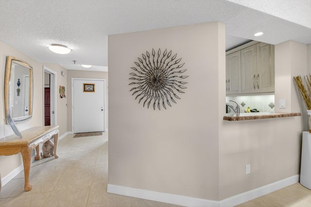 9260 SW 14th Street 2207, Boca Raton, FL 33428