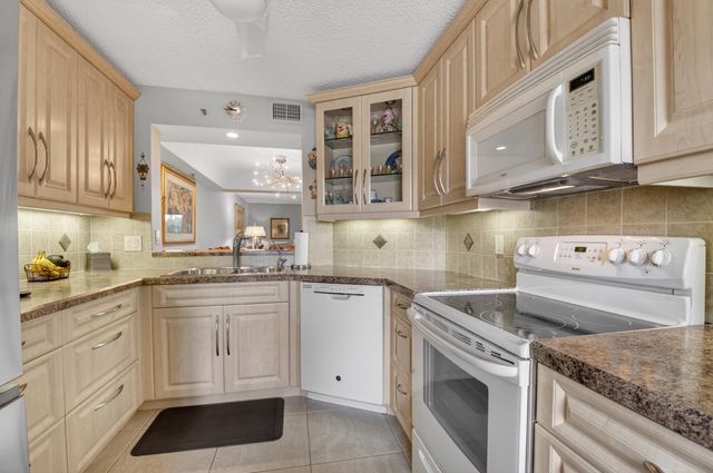 9260 SW 14th Street 2207, Boca Raton, FL 33428