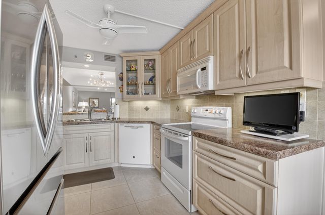 9260 SW 14th Street 2207, Boca Raton, FL 33428