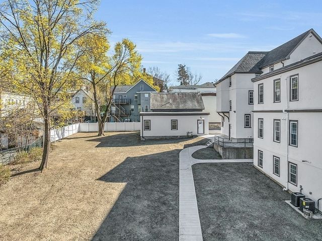 80 South St 7, Fitchburg, MA 01420