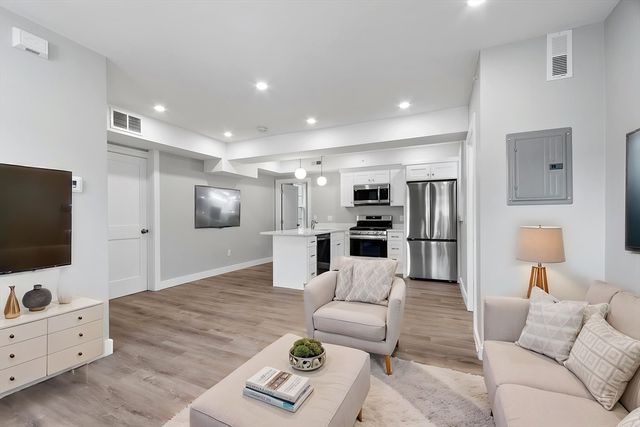 80 South St 7, Fitchburg, MA 01420