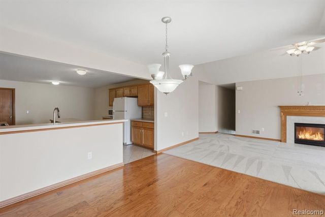 28712 Sheffield Court, New Baltimore, MI 48047