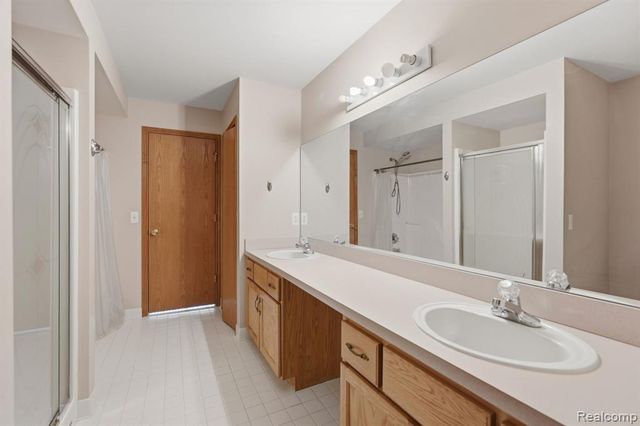 28712 Sheffield Court, New Baltimore, MI 48047