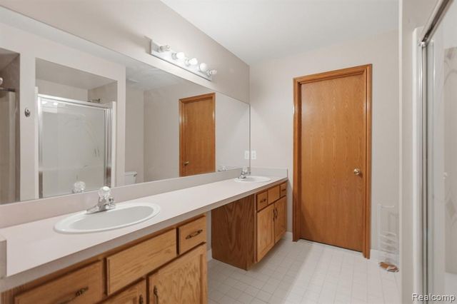 28712 Sheffield Court, New Baltimore, MI 48047