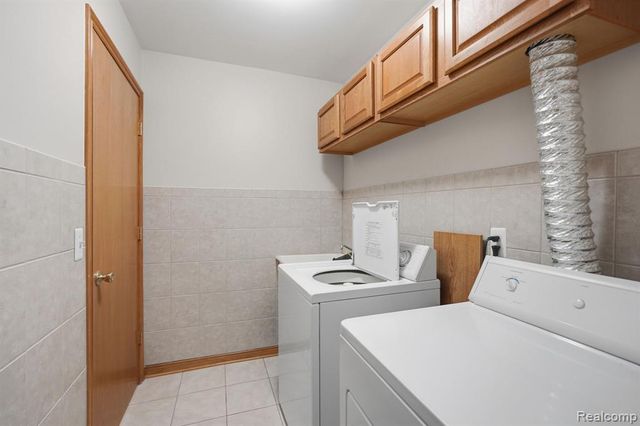 28712 Sheffield Court, New Baltimore, MI 48047