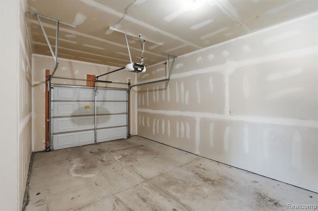 28712 Sheffield Court, New Baltimore, MI 48047