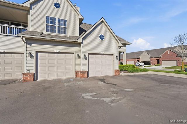 28712 Sheffield Court, New Baltimore, MI 48047