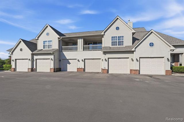 28712 Sheffield Court, New Baltimore, MI 48047