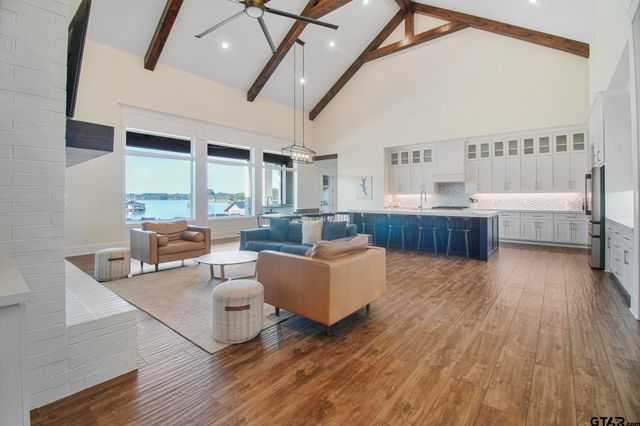 22240 Mallards Cove Ct, Bullard, TX 75757