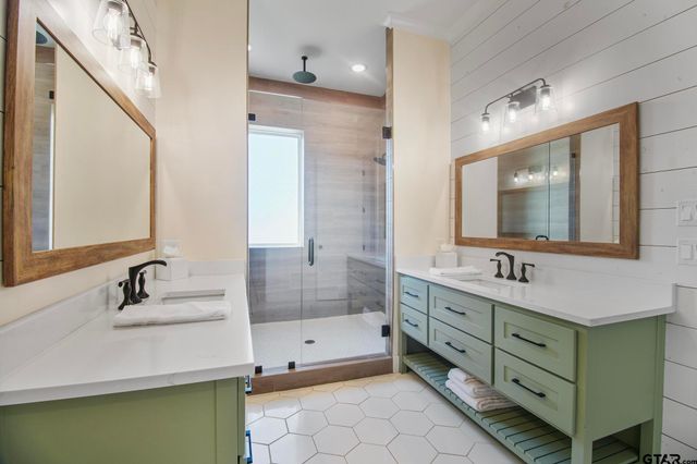 22240 Mallards Cove Ct, Bullard, TX 75757