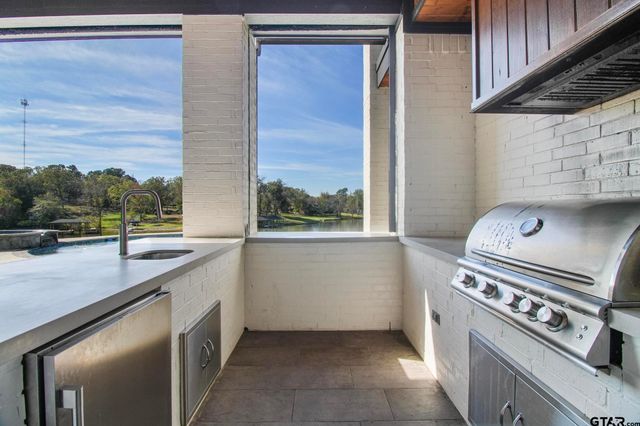 22240 Mallards Cove Ct, Bullard, TX 75757