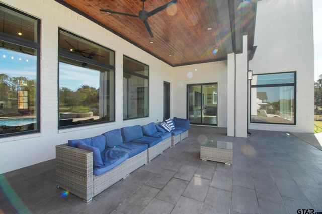 22240 Mallards Cove Ct, Bullard, TX 75757