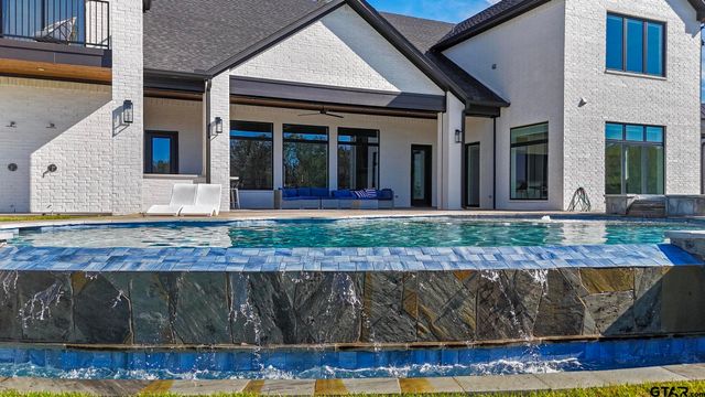 22240 Mallards Cove Ct, Bullard, TX 75757