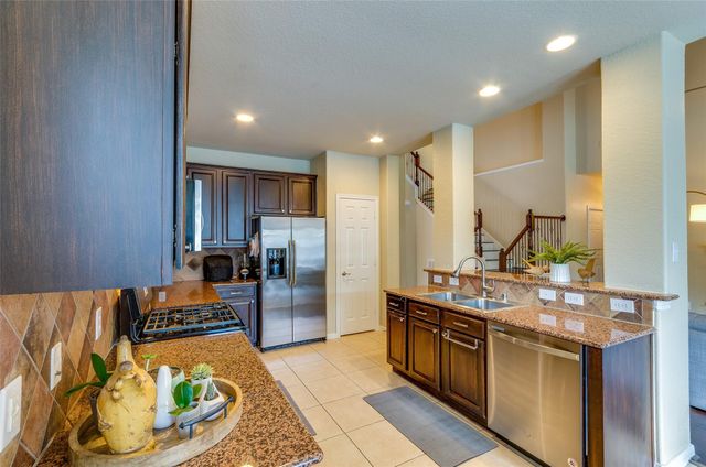 10 Caelin Court, The Woodlands, TX 77382