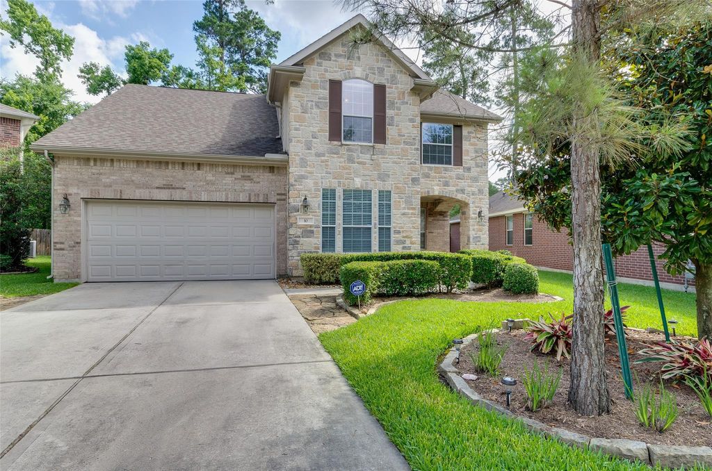 10 Caelin Court, The Woodlands, TX 77382