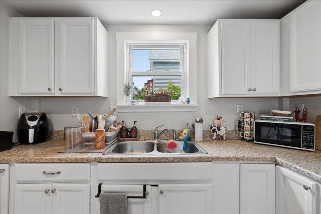 44 N Spring Street, Concord, NH 03301