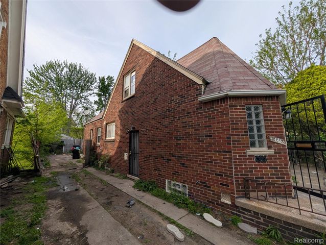 12283 Kilbourne Street, Detroit, MI 48213