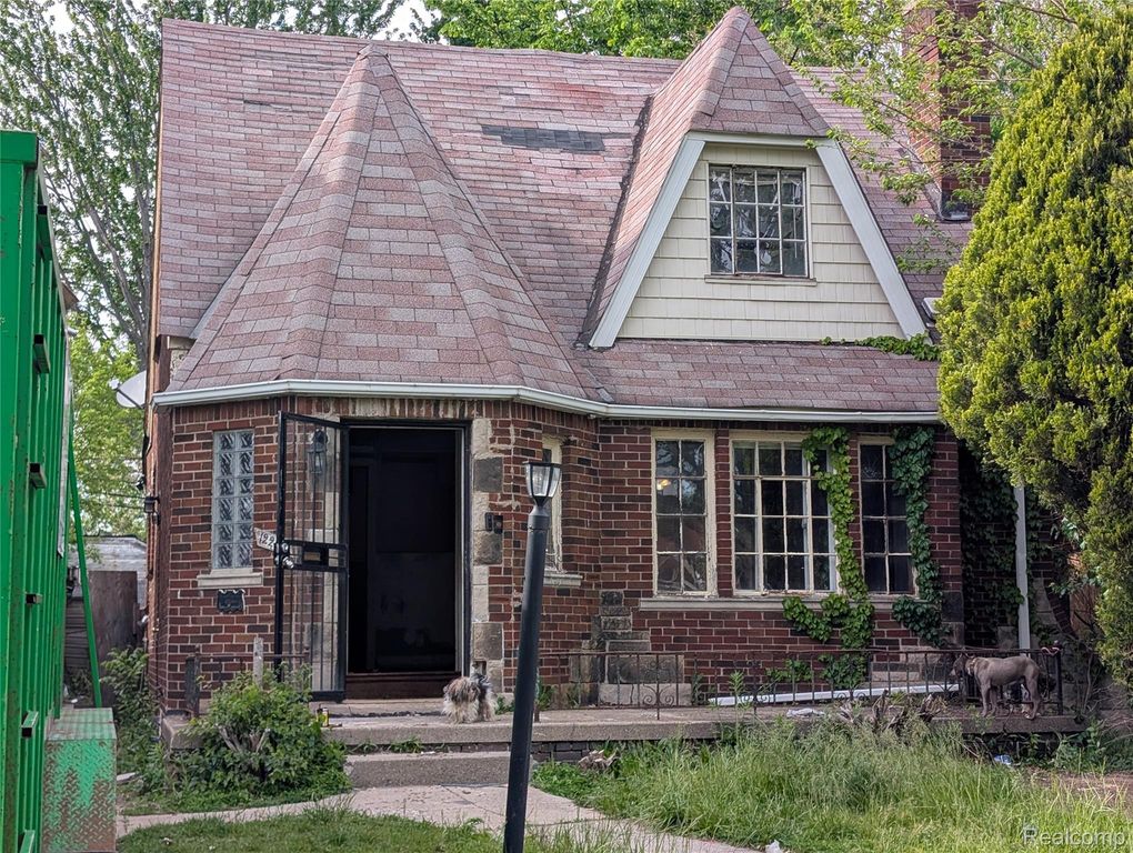 12283 Kilbourne Street, Detroit, MI 48213