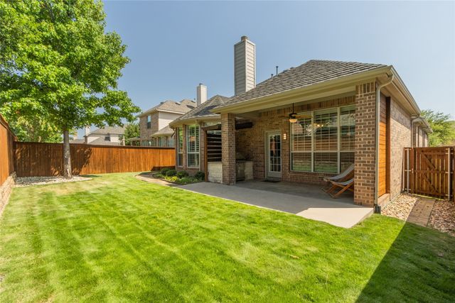 1237 Burnett Drive, Lantana, TX 76226