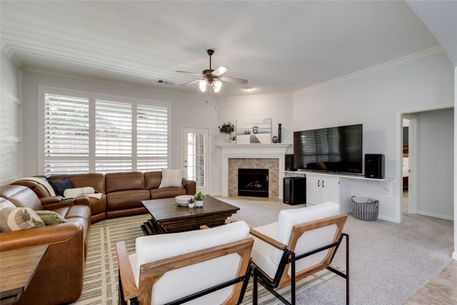 1237 Burnett Drive, Lantana, TX 76226