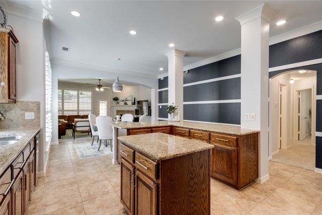 1237 Burnett Drive, Lantana, TX 76226