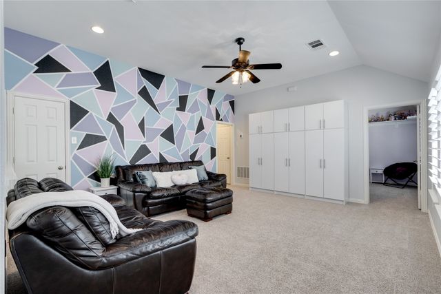 1237 Burnett Drive, Lantana, TX 76226