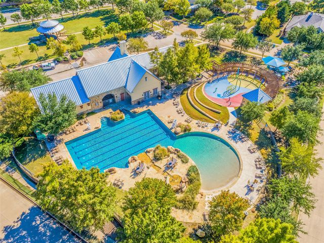 1237 Burnett Drive, Lantana, TX 76226