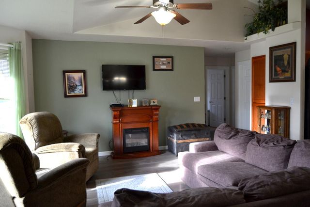 1483 SW David Drive, Grants Pass, OR 97527