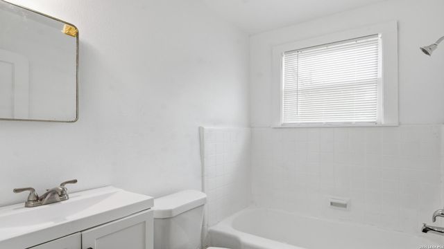 631 W MAGNOLIA AVE, San Antonio, TX 78212