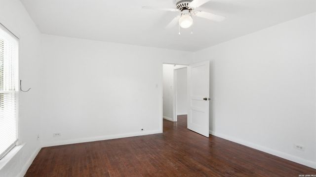631 W MAGNOLIA AVE, San Antonio, TX 78212