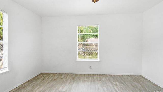631 W MAGNOLIA AVE, San Antonio, TX 78212