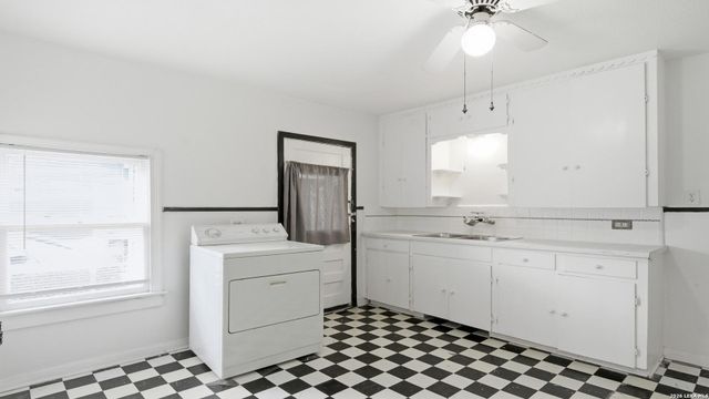 631 W MAGNOLIA AVE, San Antonio, TX 78212