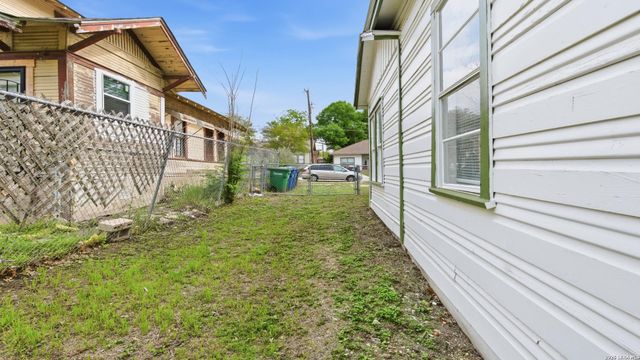 631 W MAGNOLIA AVE, San Antonio, TX 78212