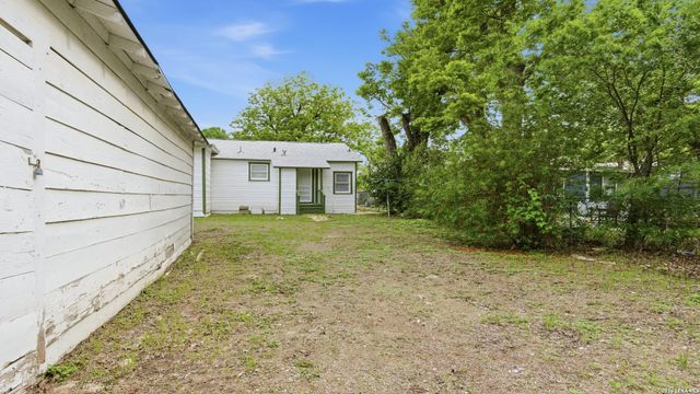 631 W MAGNOLIA AVE, San Antonio, TX 78212